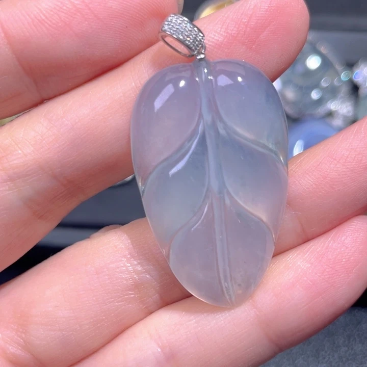 颈饰18K金镶嵌翡翠翡翠