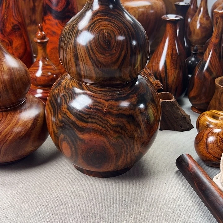 黄**绝老挝大红酸枝葫芦一个