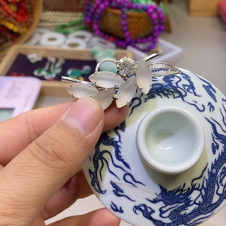 瓷片哈哈哈哈就哈哈哈哈哈哈哈