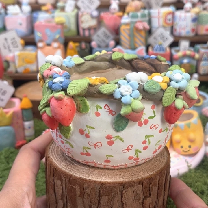 197草莓布艺花盆手绘