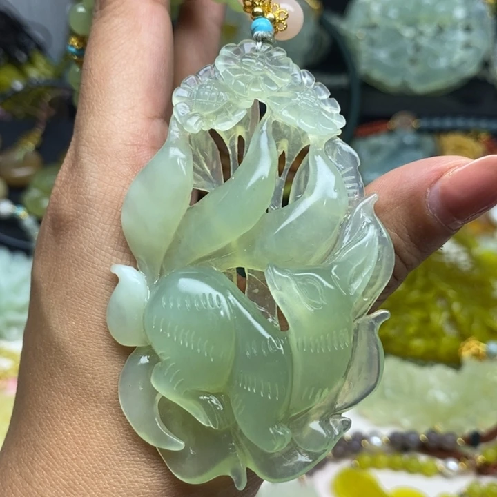 蛇纹石玉未镶嵌颈饰