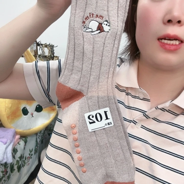 棉纶三醋酯纤维维尼地板袜102