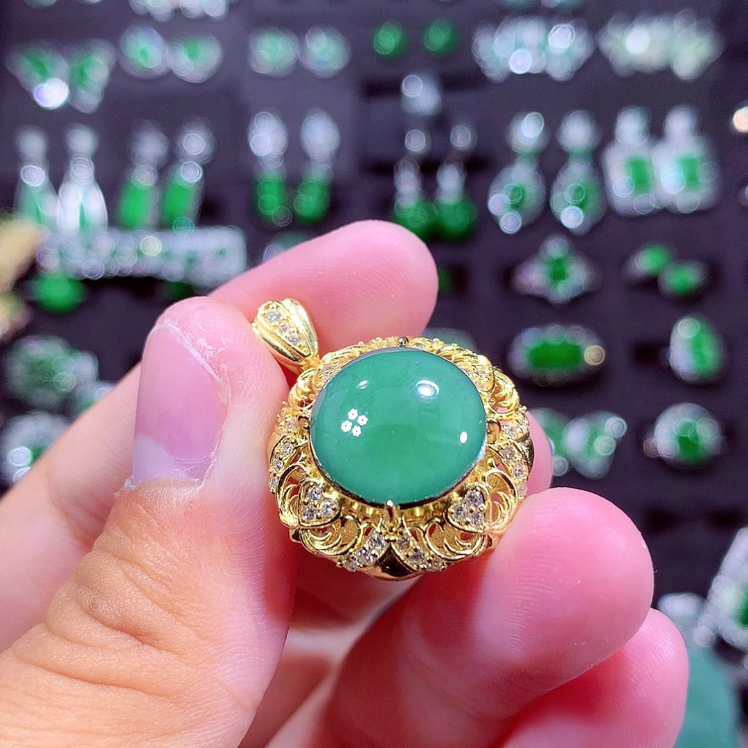 颈饰未镶嵌翡翠天然