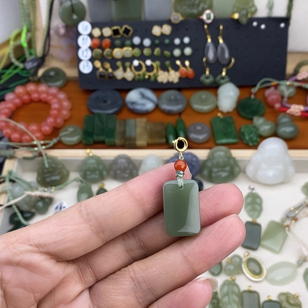 和田玉未镶嵌吊坠(不含链)