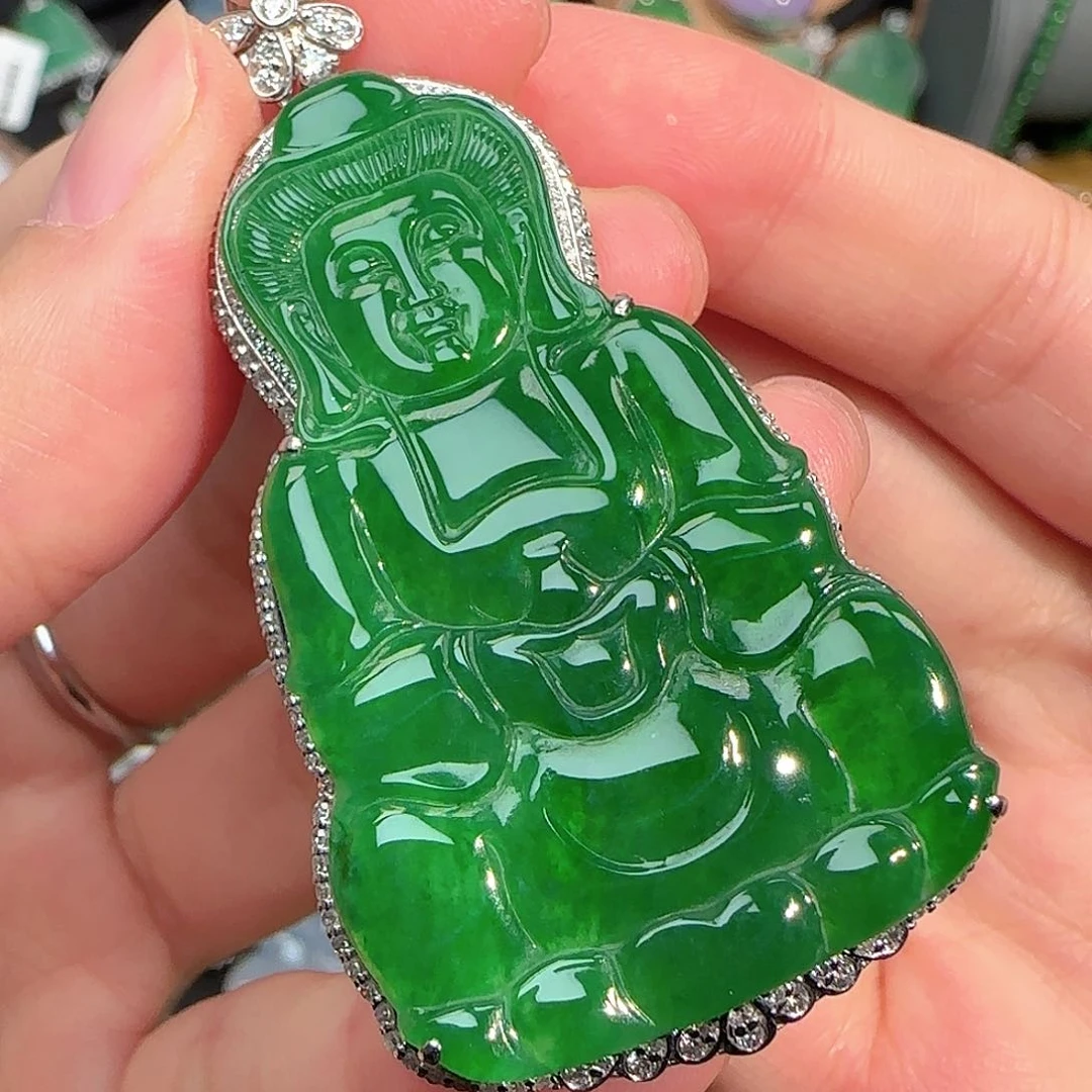 翡翠颈饰18K金镶嵌阳绿观音吊坠