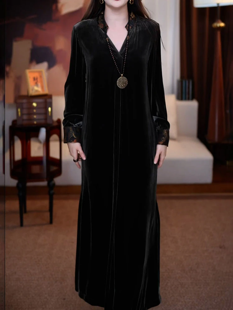 高档大气时尚洋气丝绒连衣裙女2025秋季新款轻奢气质优雅显瘦长裙