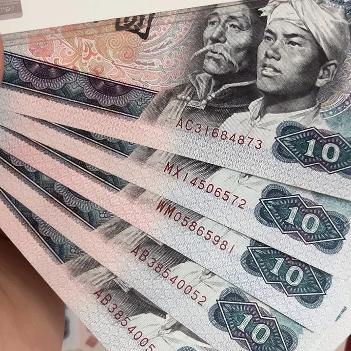 8010全新直板5张。。。。。。。