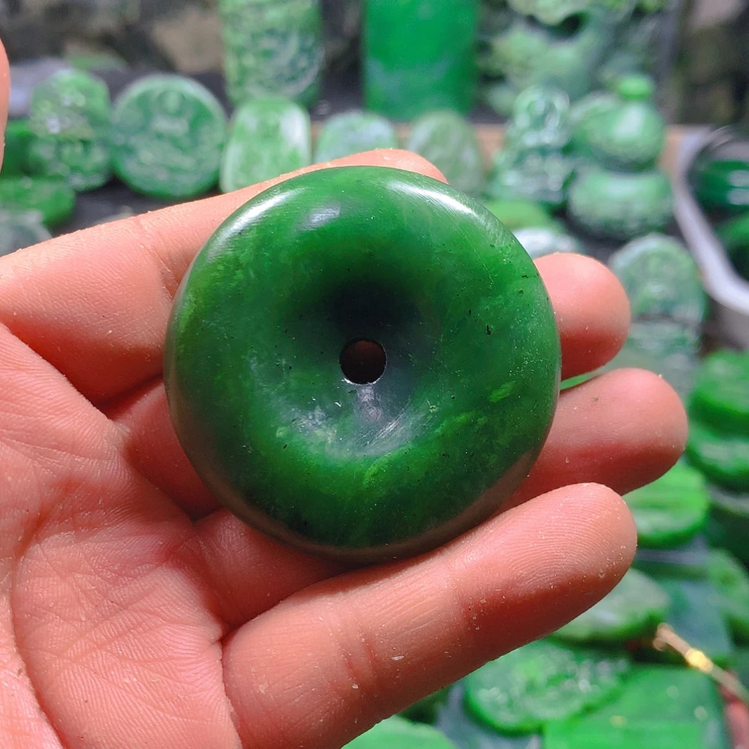 和田玉（碧玉）未镶嵌珠宝奇石