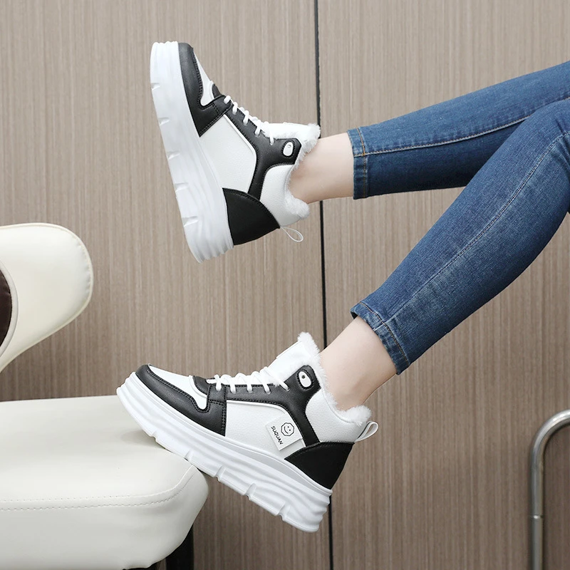 【鞋界幻行】加绒鞋新款内增高厚底学生板鞋女保暖街拍休闲棉鞋