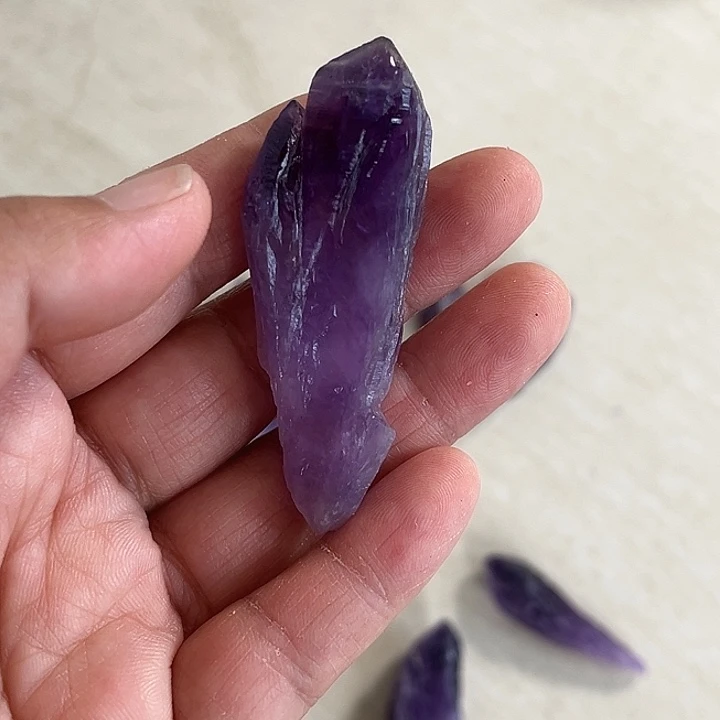 宇***称未镶嵌珠宝半成品水晶