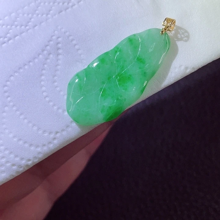 翡翠18K金镶嵌颈饰翡翠