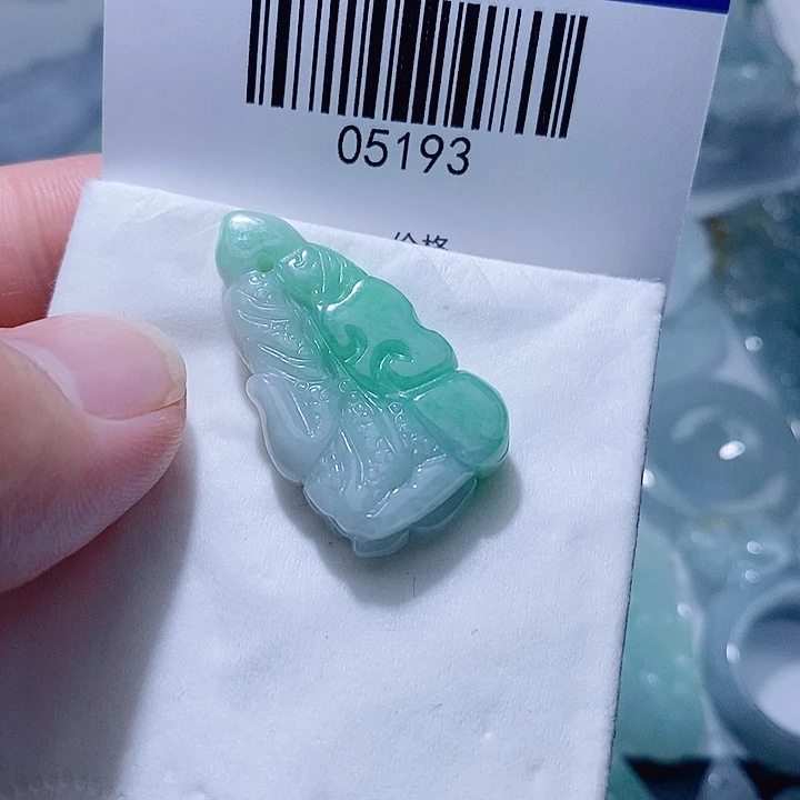 翡翠未镶嵌颈饰天光墟翡翠市场现金代购