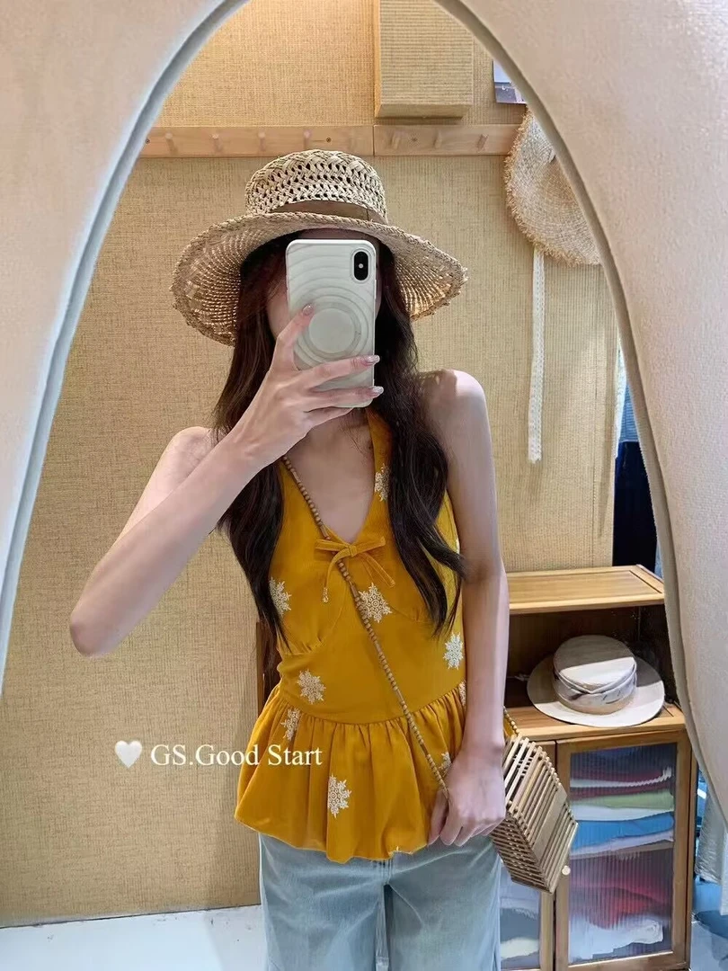 2025爆款v领挂脖背心吊带女夏季修身收腰无袖外穿设计感辣妹上衣