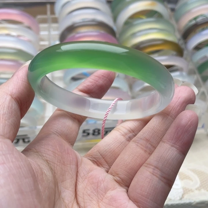 玛瑙/玉髓未镶嵌手镯55圈