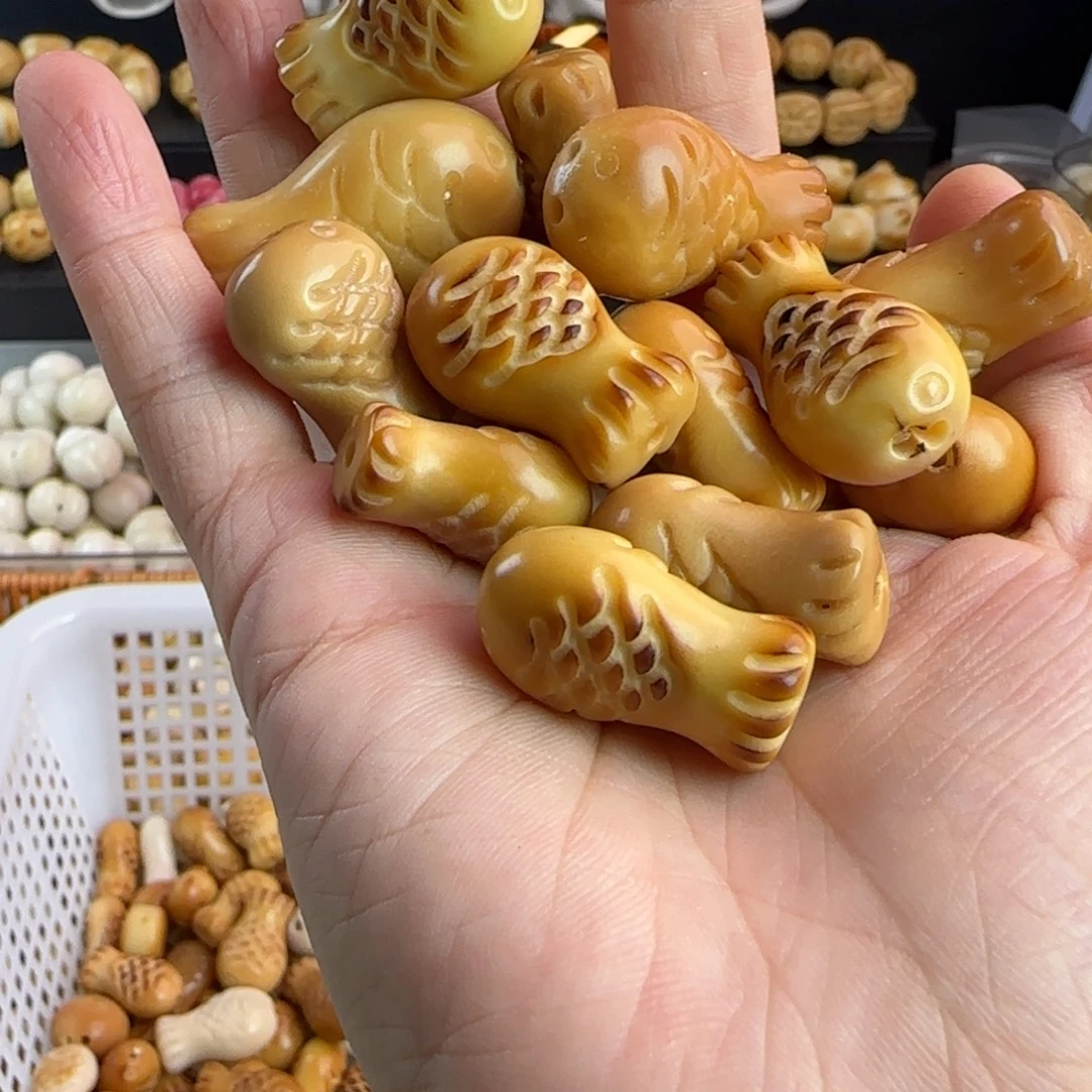 菩提根/象牙果吊坠瑕疵牙果炭烤大鱼6颗