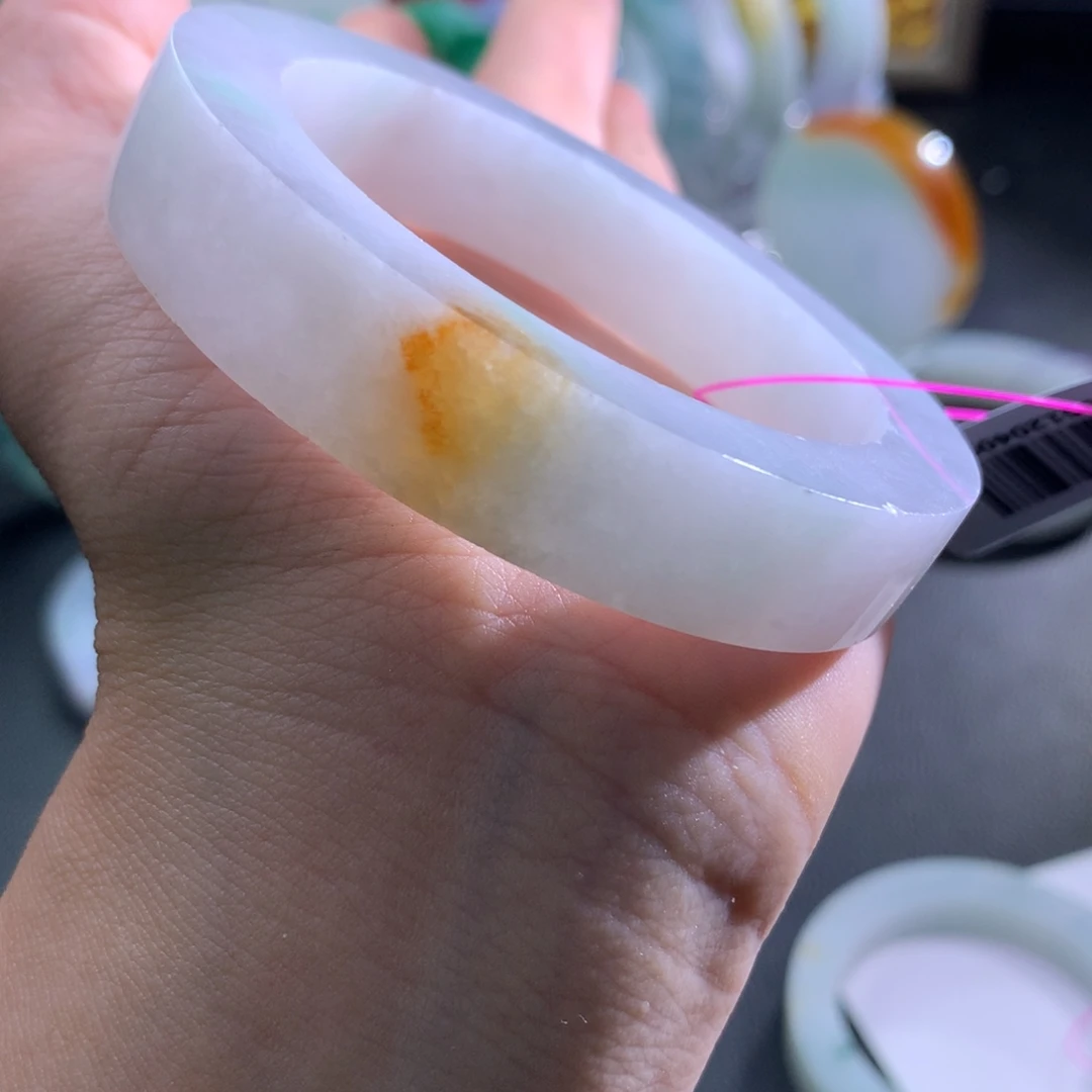 定制翡翠未镶嵌翡翠手镯