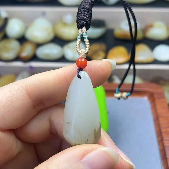 文***刀和田玉未镶嵌颈饰