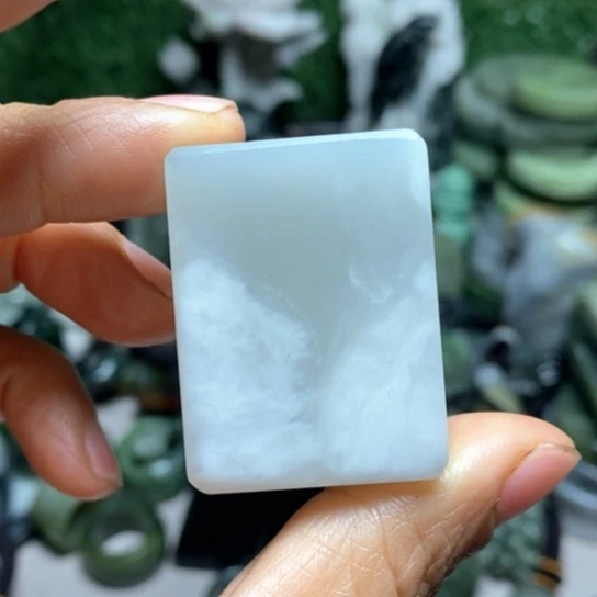 未镶嵌和田玉（糖玉）珠宝半成品