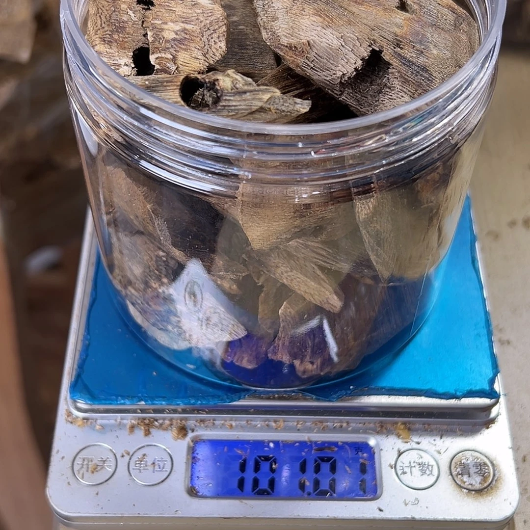 香料绿奇楠陆河块料100克