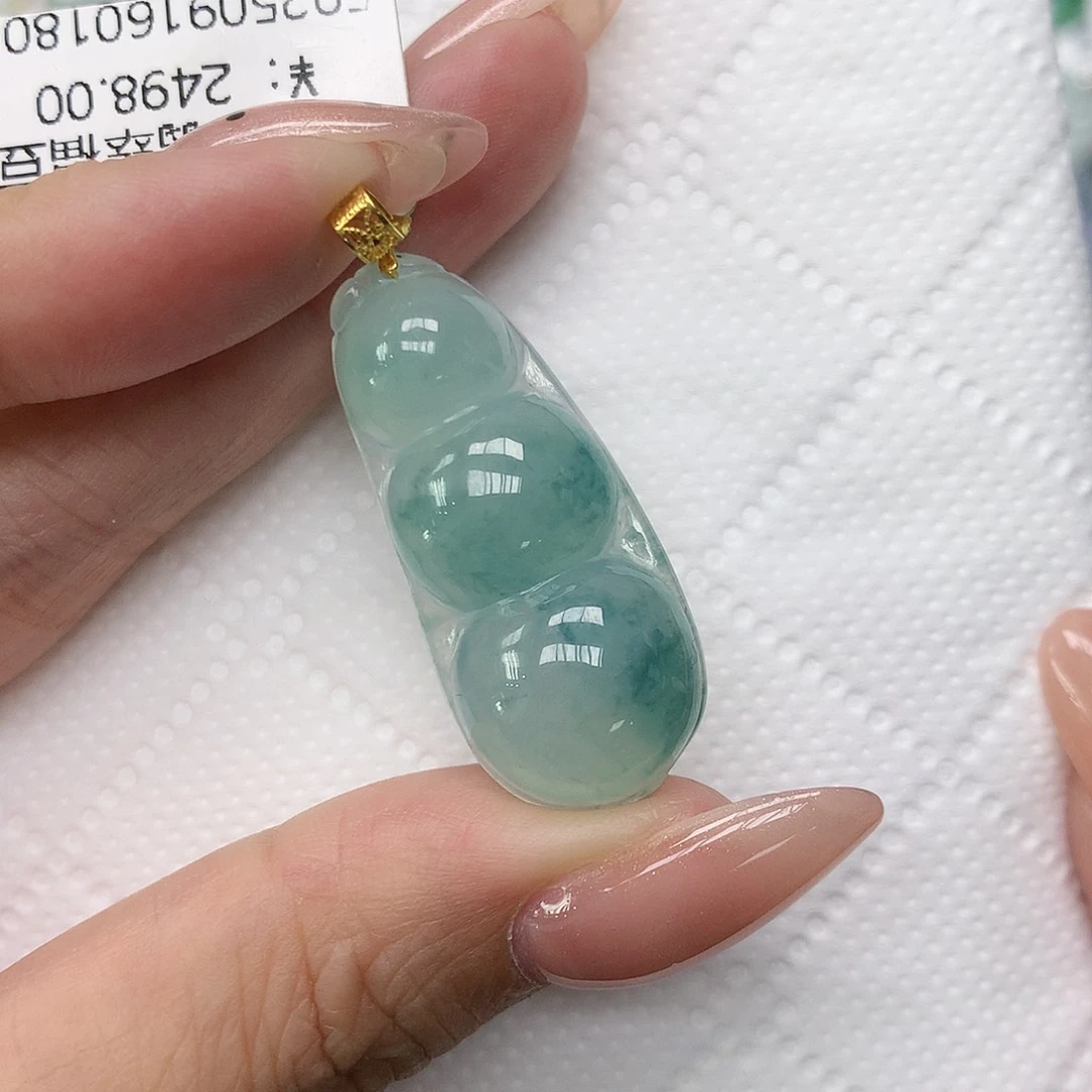 颈饰18K金镶嵌翡翠