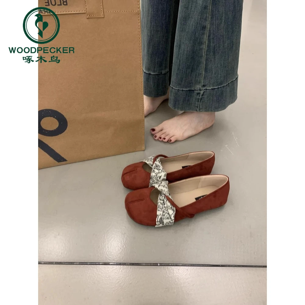 啄木鸟复古圆头一字带绒面玛丽珍鞋2025年新款百搭通勤平底单鞋女