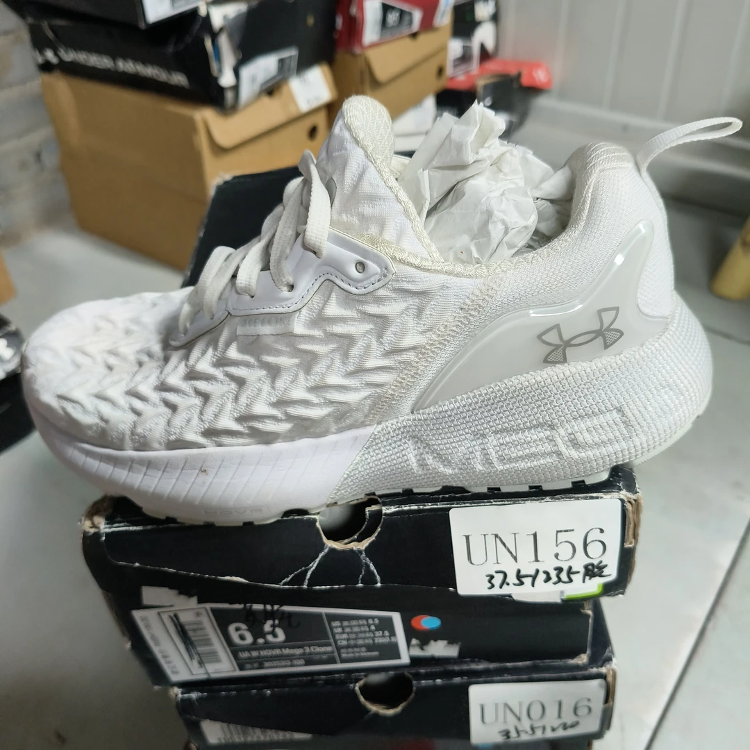 断码运动鞋-安德玛-UN156