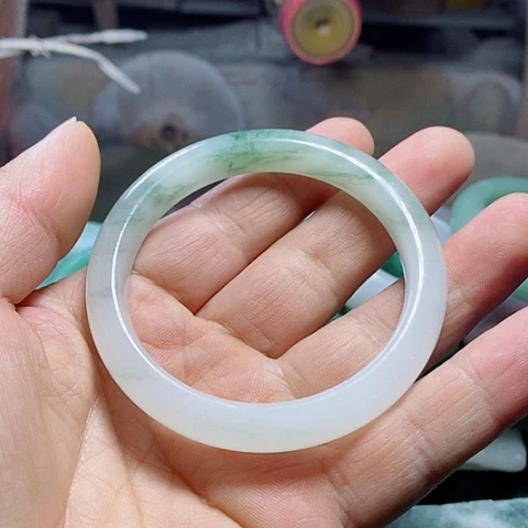 石英质玉手镯未镶嵌无*