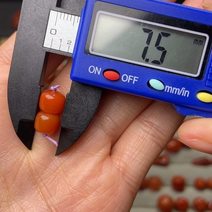 南红玛瑙配饰未镶嵌