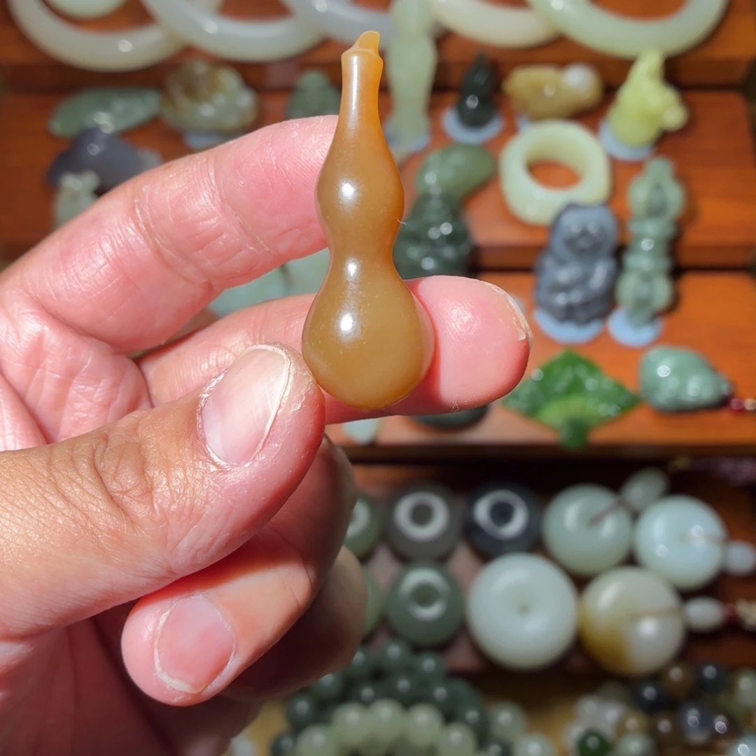 和田玉未镶嵌吊坠(不含链)