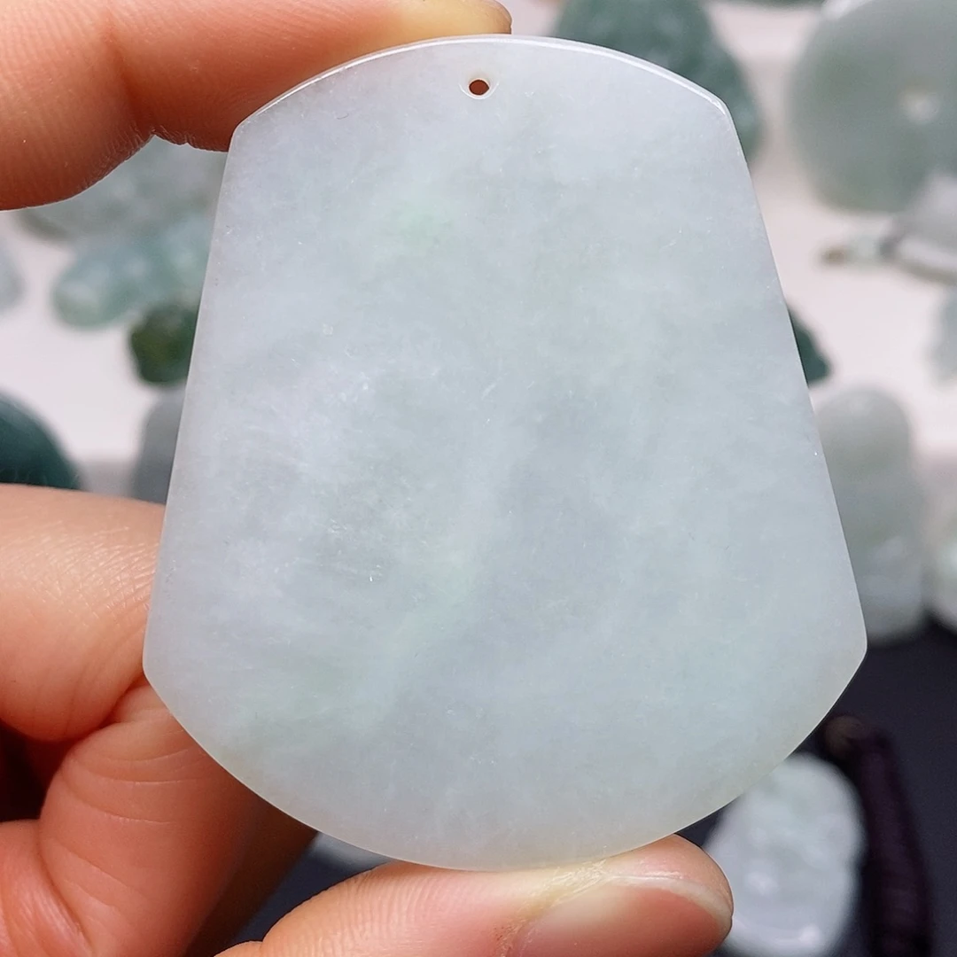 翡翠颈饰未镶嵌吊坠