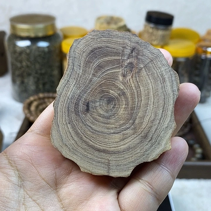 虾***某无事牌檀香木檀香木原料41克