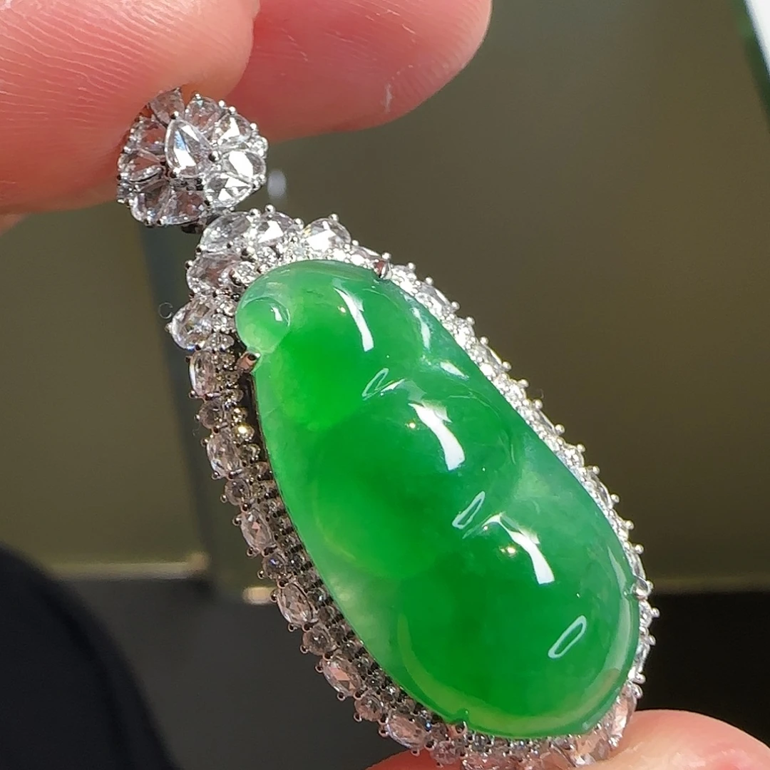 翡翠18K金镶嵌颈饰天然翡翠