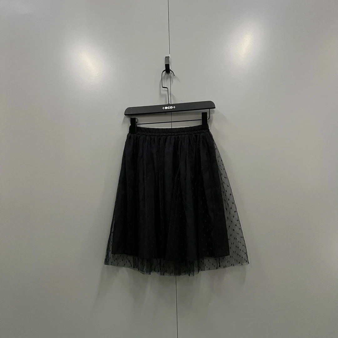 99新 Valentino/华伦天奴 zz40 黑色网纱短裙 36码/607046