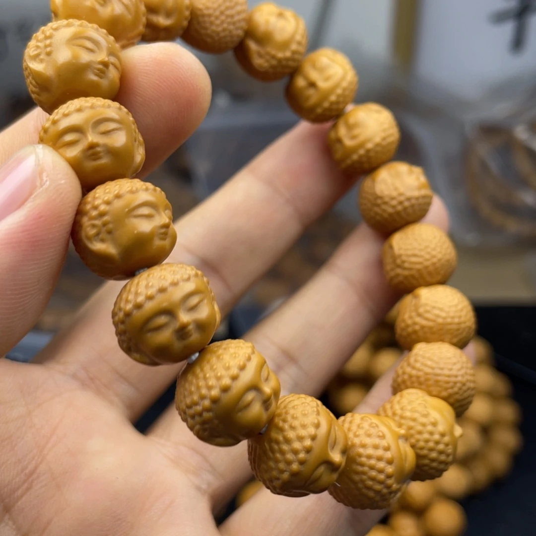 猴头核桃吊坠别有情趣