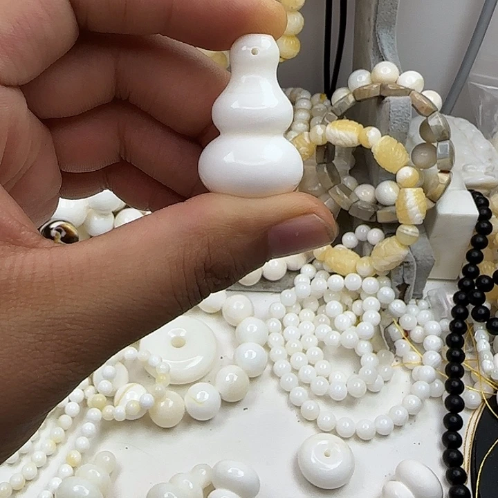 大果紫檀（缅甸花梨）小葫芦带绳子