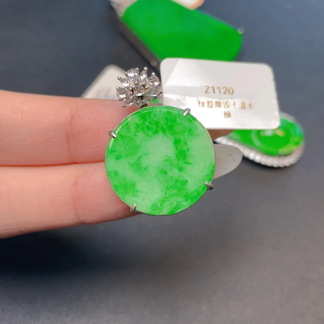 【闪购商品】吊坠(不含链)银S925镶嵌翡翠