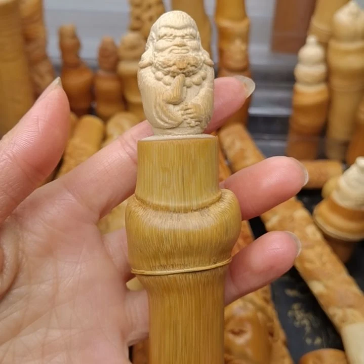 屈***原竹红皮料子浮顶雕达摩