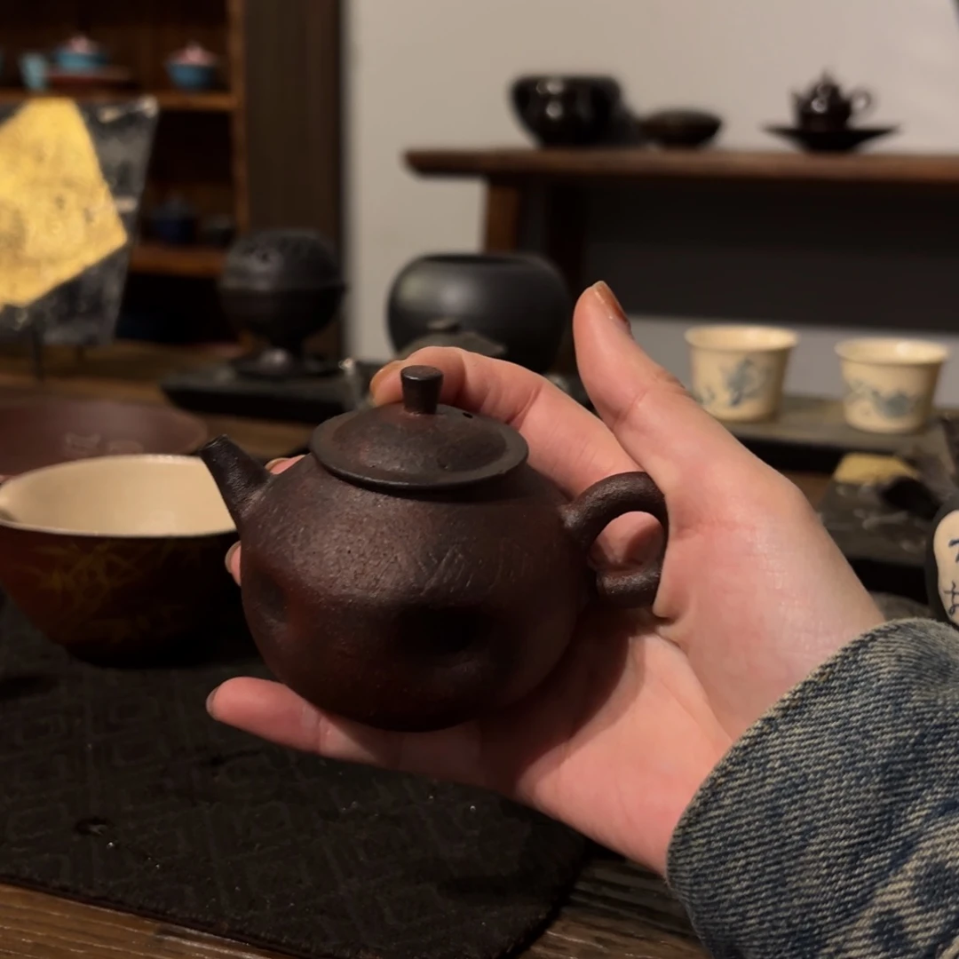 摆件陶瓷。       陶瓷。