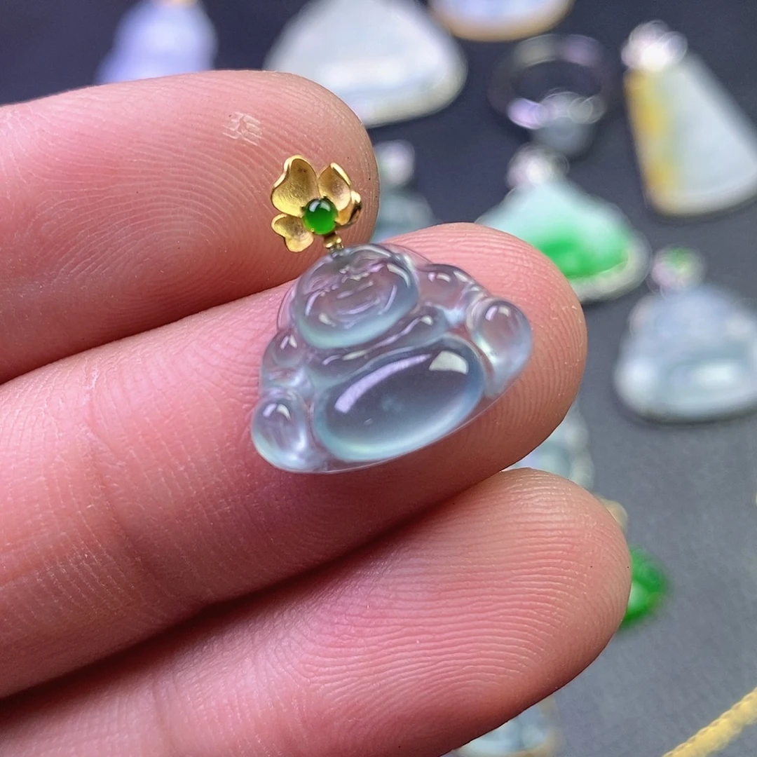 颈饰18K金镶嵌翡翠