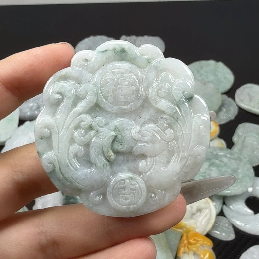 翡翠未镶嵌颈饰翡翠