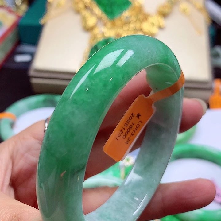 未镶嵌手镯翡翠翡翠
