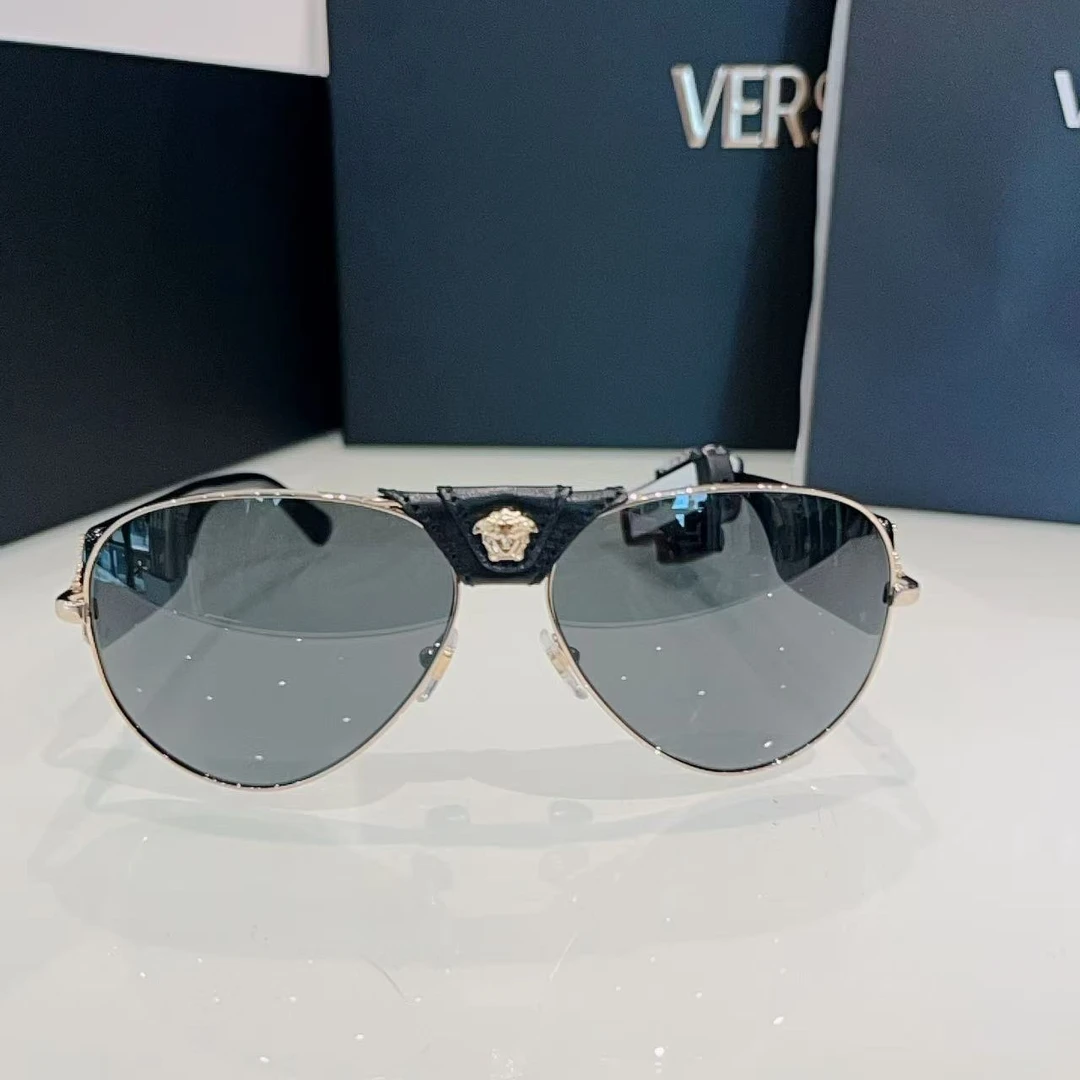 全新未使用 VERSACE/范思哲 美杜莎金扣时尚太阳镜