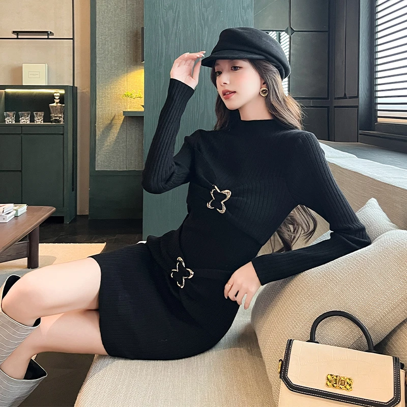 网红2025秋冬新款黑色长袖针织连衣裙女辣妹修身显瘦半高领包臀短
