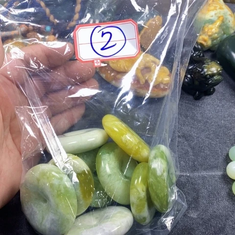 未镶嵌蛇纹石玉手链