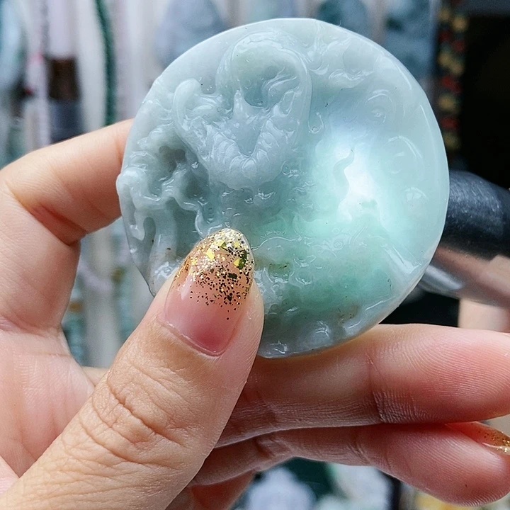 颈饰足铂镶嵌翡翠翡翠