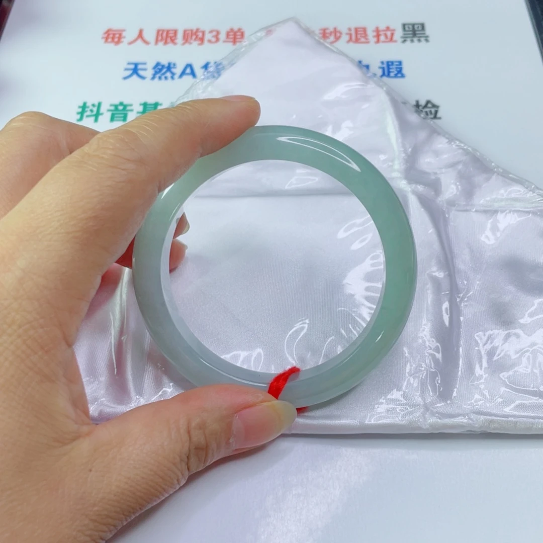 翡翠手镯未镶嵌一*