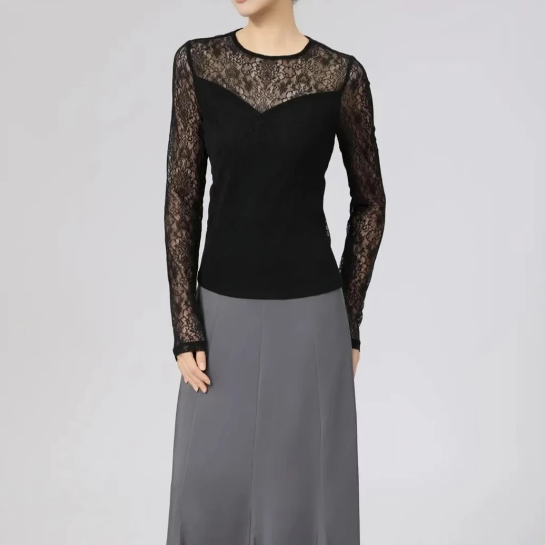 AMASS/阿玛施早春新款拼接蕾丝圆领长袖镂空修身气质上衣530002