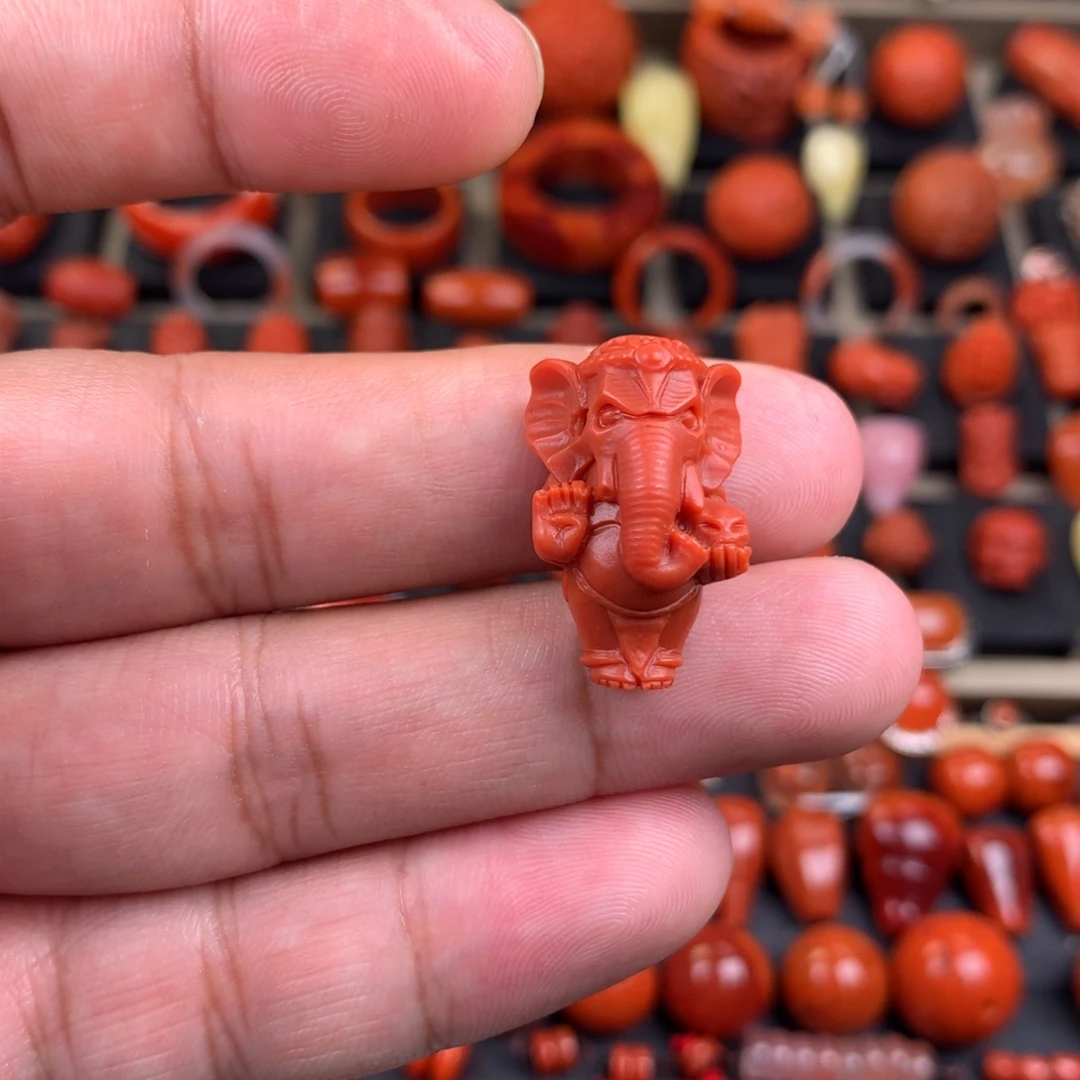 南红玛瑙未镶嵌象神三通15+