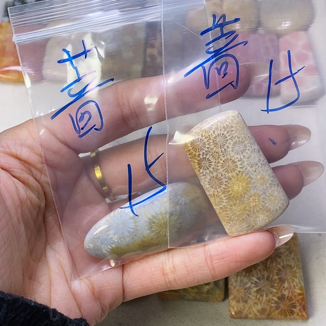 合金颈饰硅化玉蔷**美