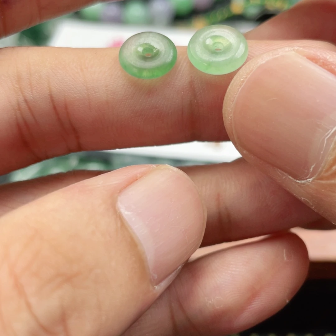 T***F定制翡翠未镶嵌翡翠